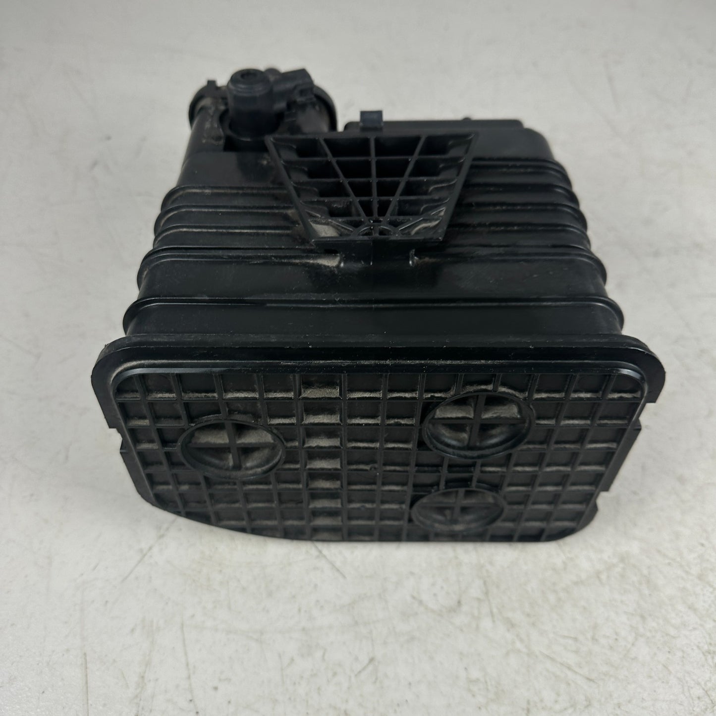 2018-2024 CHEVROLET CAMARO FUEL VAPOR EVAPORATOR CHARCOAL CANISTER 84082814 OEM