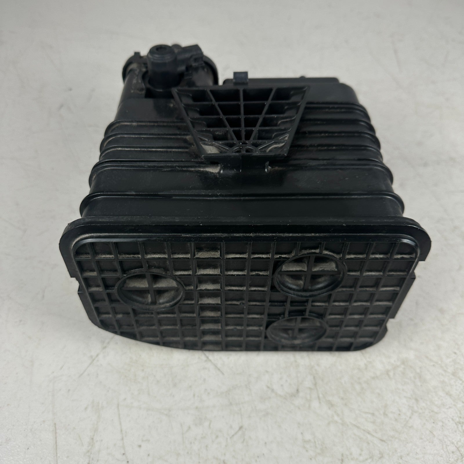 2018-2024 CHEVROLET CAMARO FUEL VAPOR EVAPORATOR CHARCOAL CANISTER 84082814 OEM