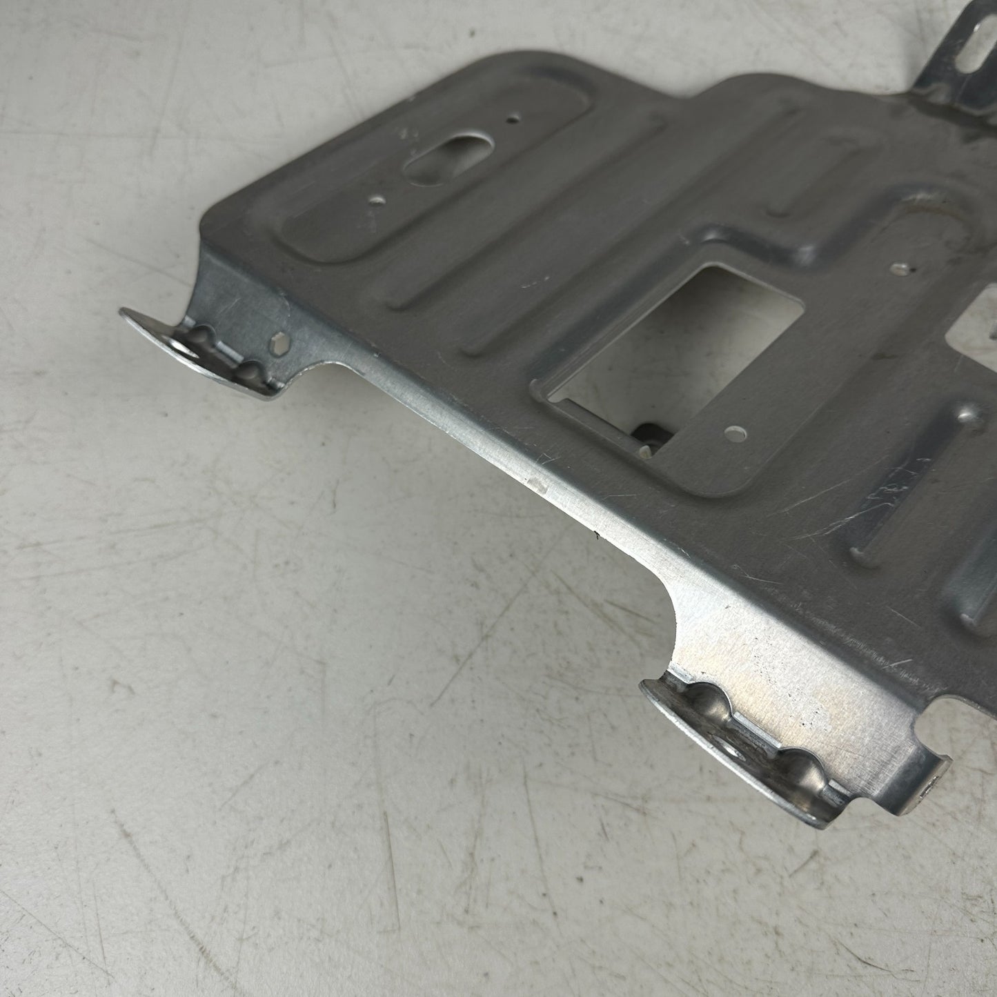 2014-2019 CHEVROLET CORVETTE C7 DATA RECORDER MOUNTING BRACKET 23423197 OEM