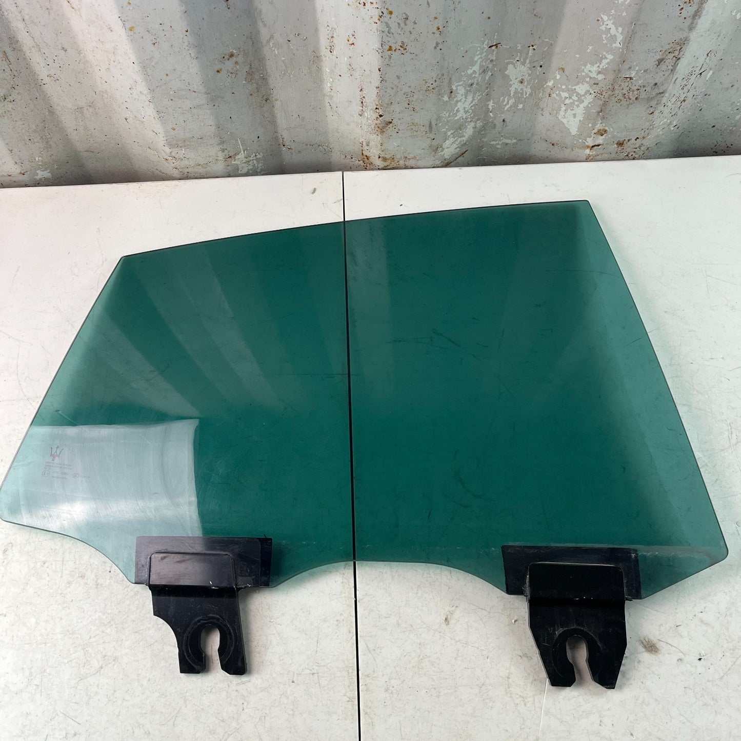 2017-2024 MASERATI LEVANTE REAR RIGHT PASSENGER DOOR WINDOW GLASS 43R-00054 OEM