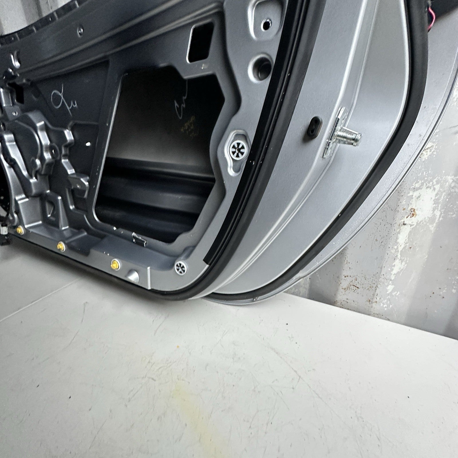 2014 2015 2016 2017 2018 2019 CHEVY CORVETTE C7 RIGHT DOOR SHELL OEM RH Silver