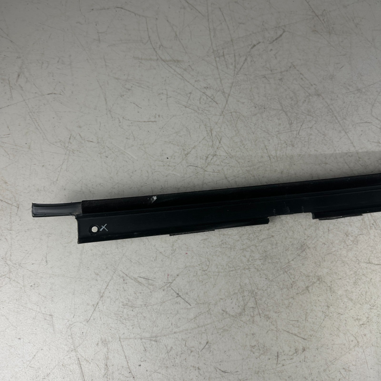 2014-2019 CHEVROLET CORVETTE C7 WINDSHIELD UPPER HEAD TRIM MOLDING COVER OEM