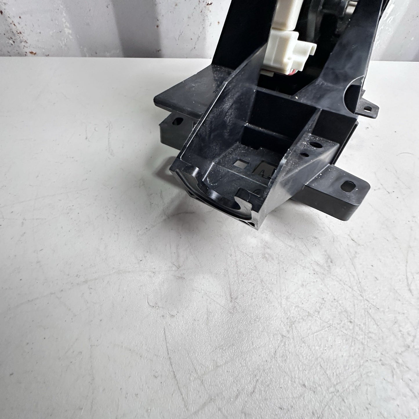 2020-2022 TOYOTA COROLLA FLOOR GEAR SHIFTER BLACK 2.0L AT FWD