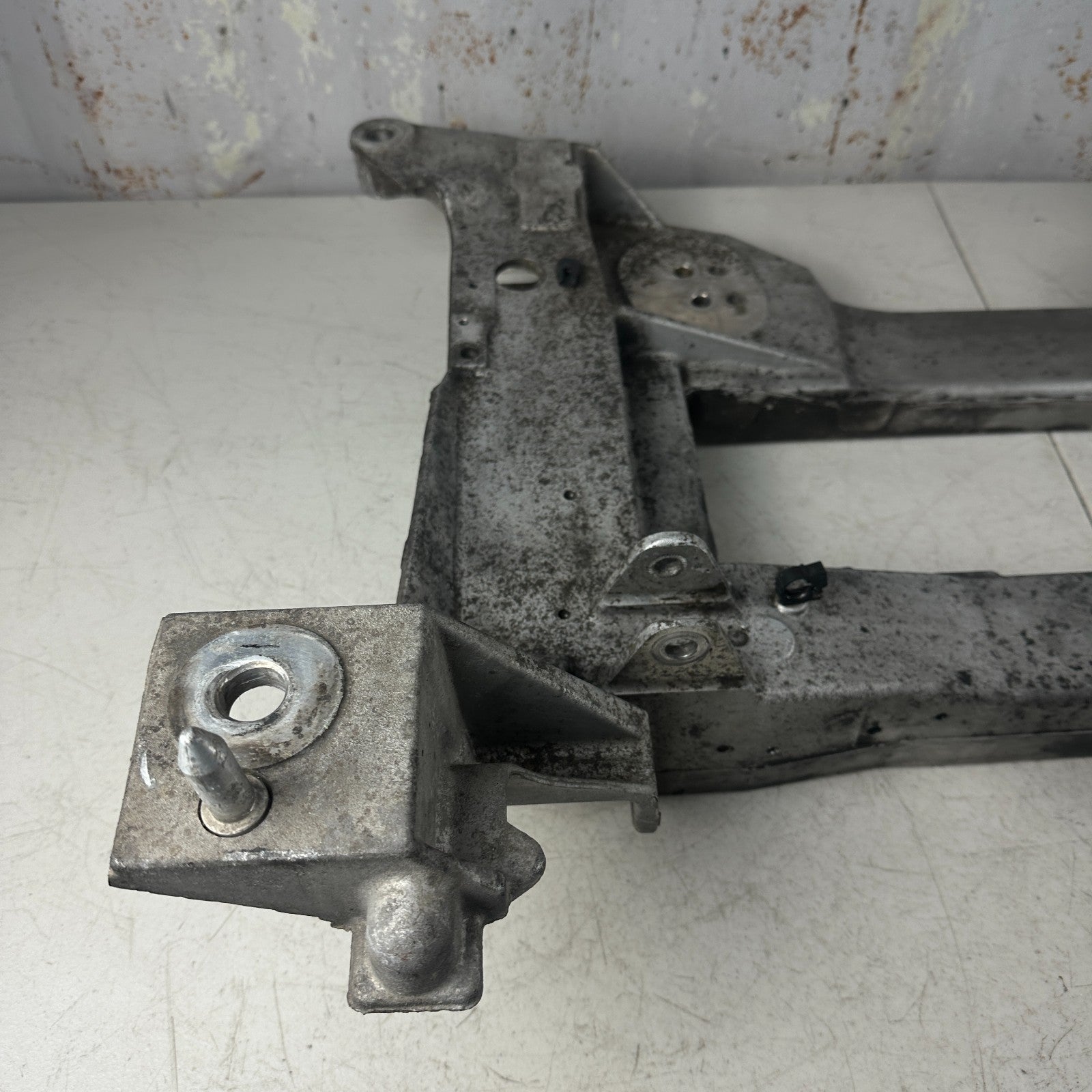 05-13 CHEVROLET CORVETTE C6 FRONT SUSPENSION SUBFRAME CROSSMEMBER CARRIER OEM