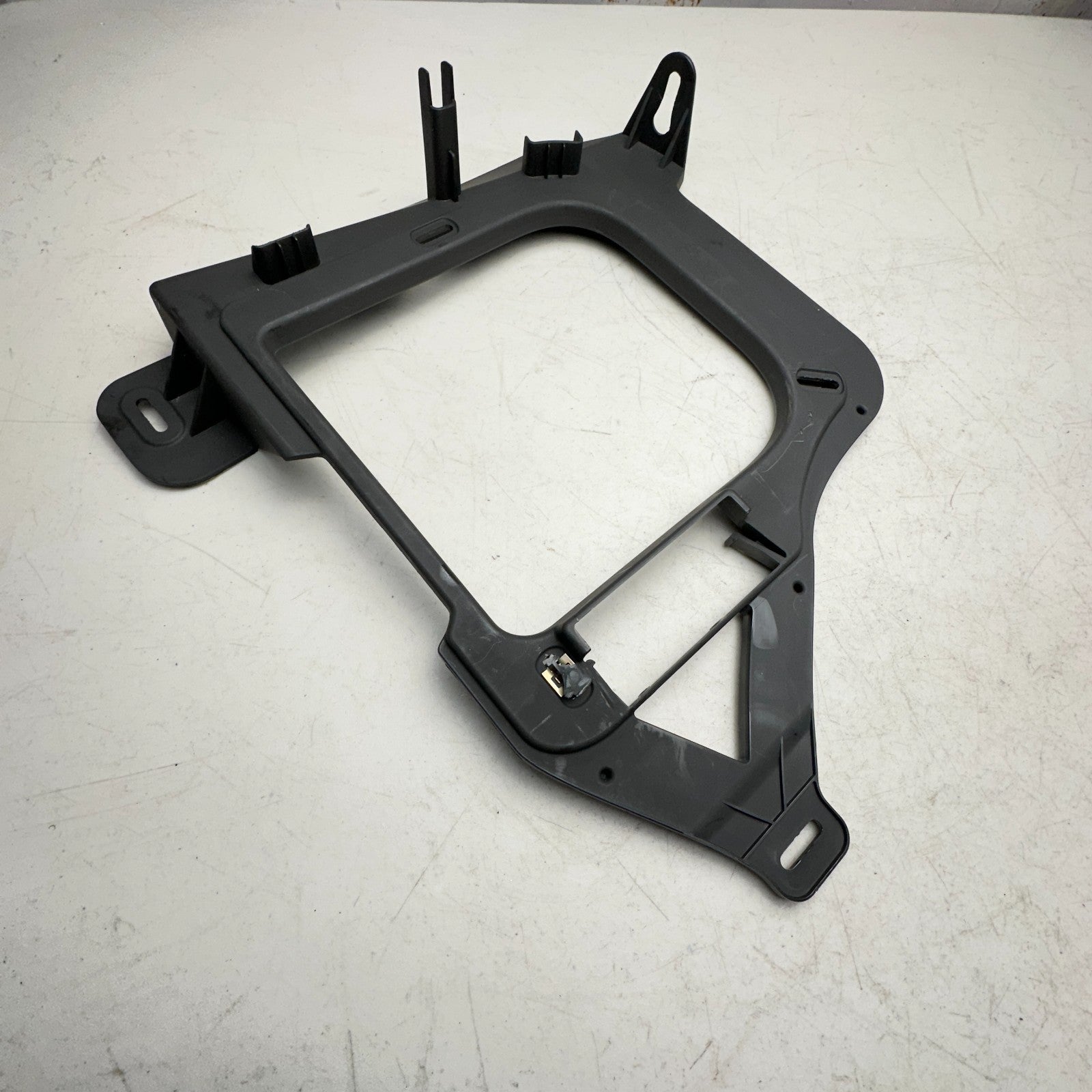 14-19 CHEVROLET CORVETTE C7 REAR LEFT TRUNK FLOOR STORAGE BOX BRACKET MOUNT OEM