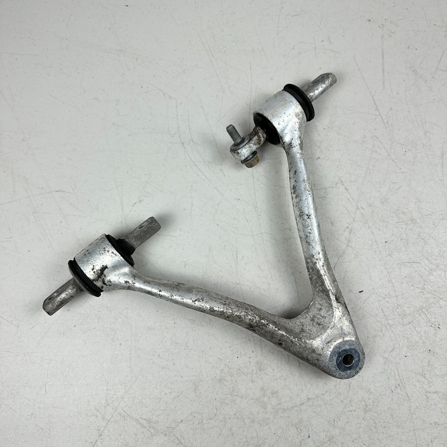 2005-2013 CHEVROLET CORVETTE FRONT RIGHT PASSENGER SDIE UPPER CONTROL ARM OEM