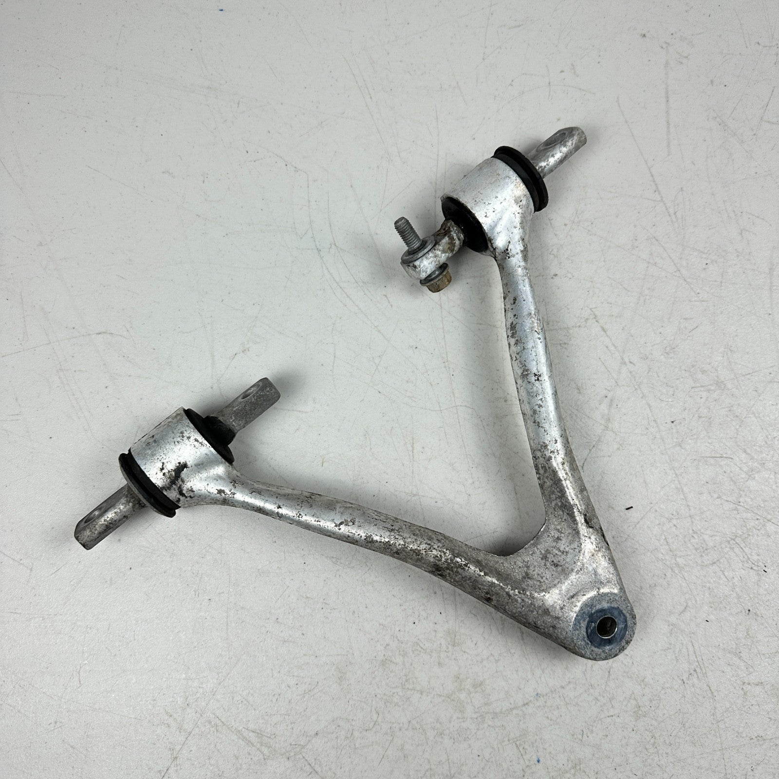 2005-2013 CHEVROLET CORVETTE FRONT RIGHT PASSENGER SDIE UPPER CONTROL ARM OEM