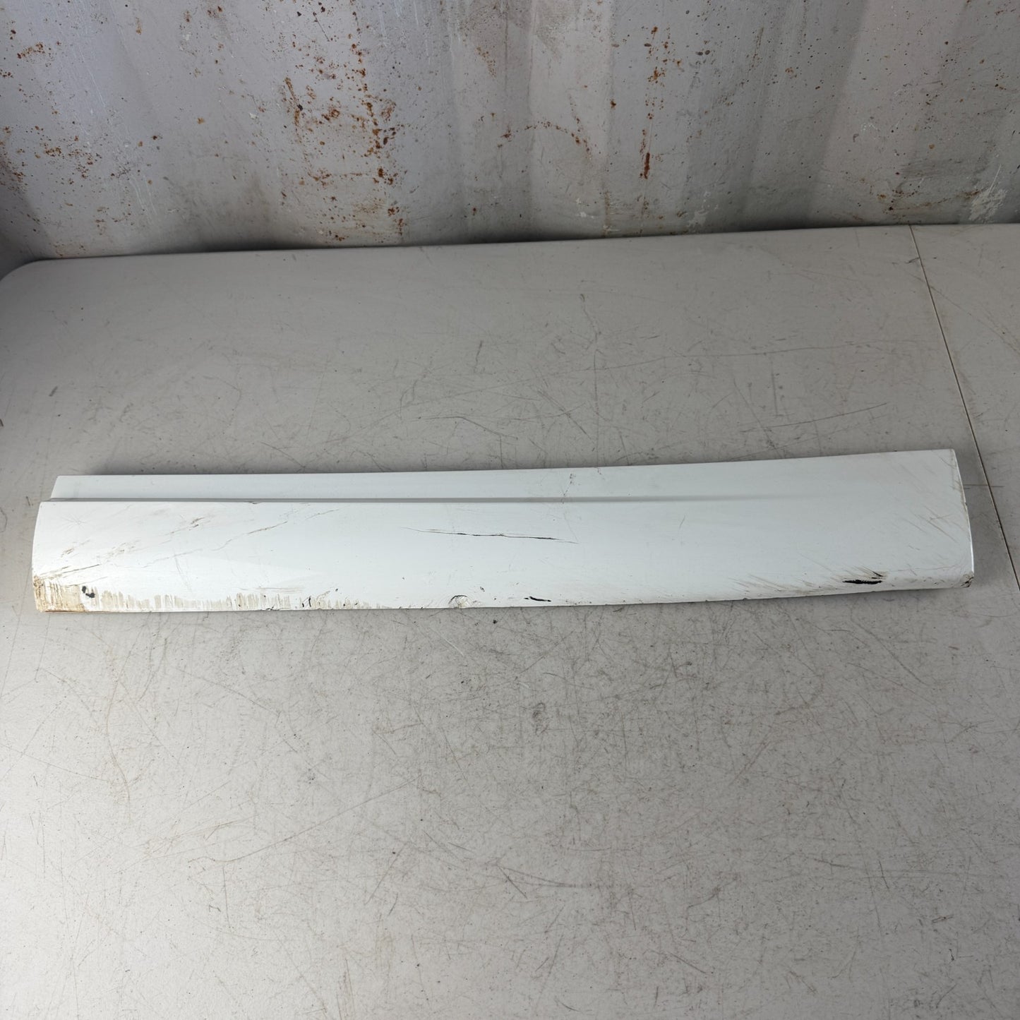 2017-2020 MASERATI LEVANTE REAR LEFT SIDE DOOR LOWER TRIM MOLDING 670035238 OEM
