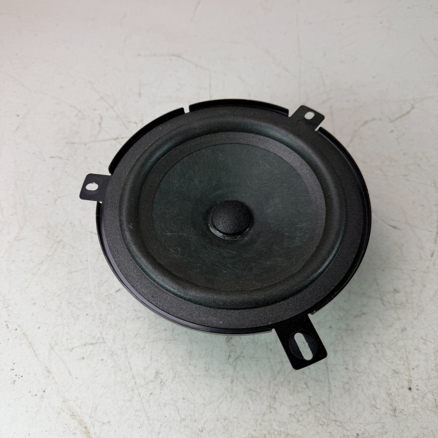 2017-2024 MASERATI LEVANTE FRONT OR REAR SIDE DOOR SOUND SPEAKER 06700372880 OEM