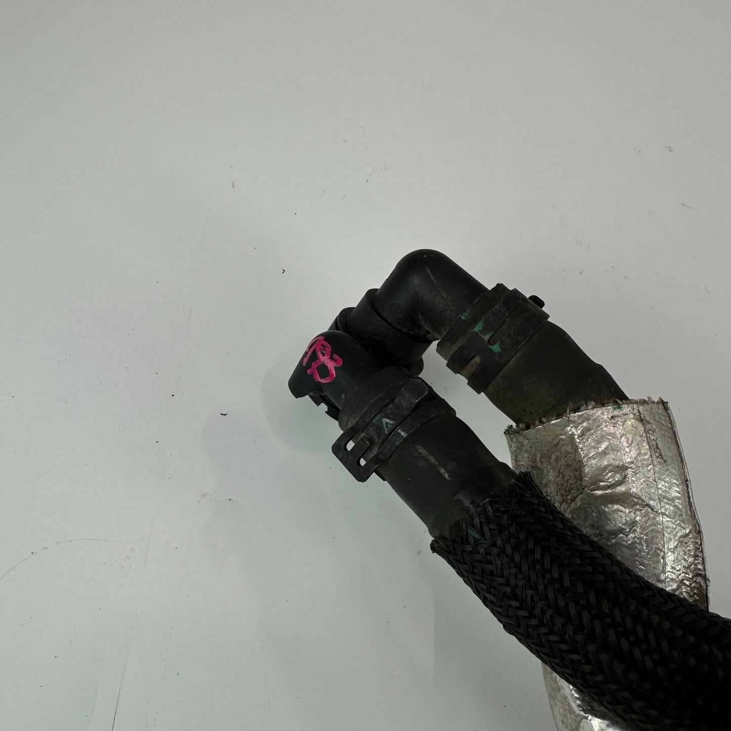 2014-2019 CHEVROLET CORVETTE C7 RADIATOR COOLANT RESERVOIR HOSE PIPES 22768503
