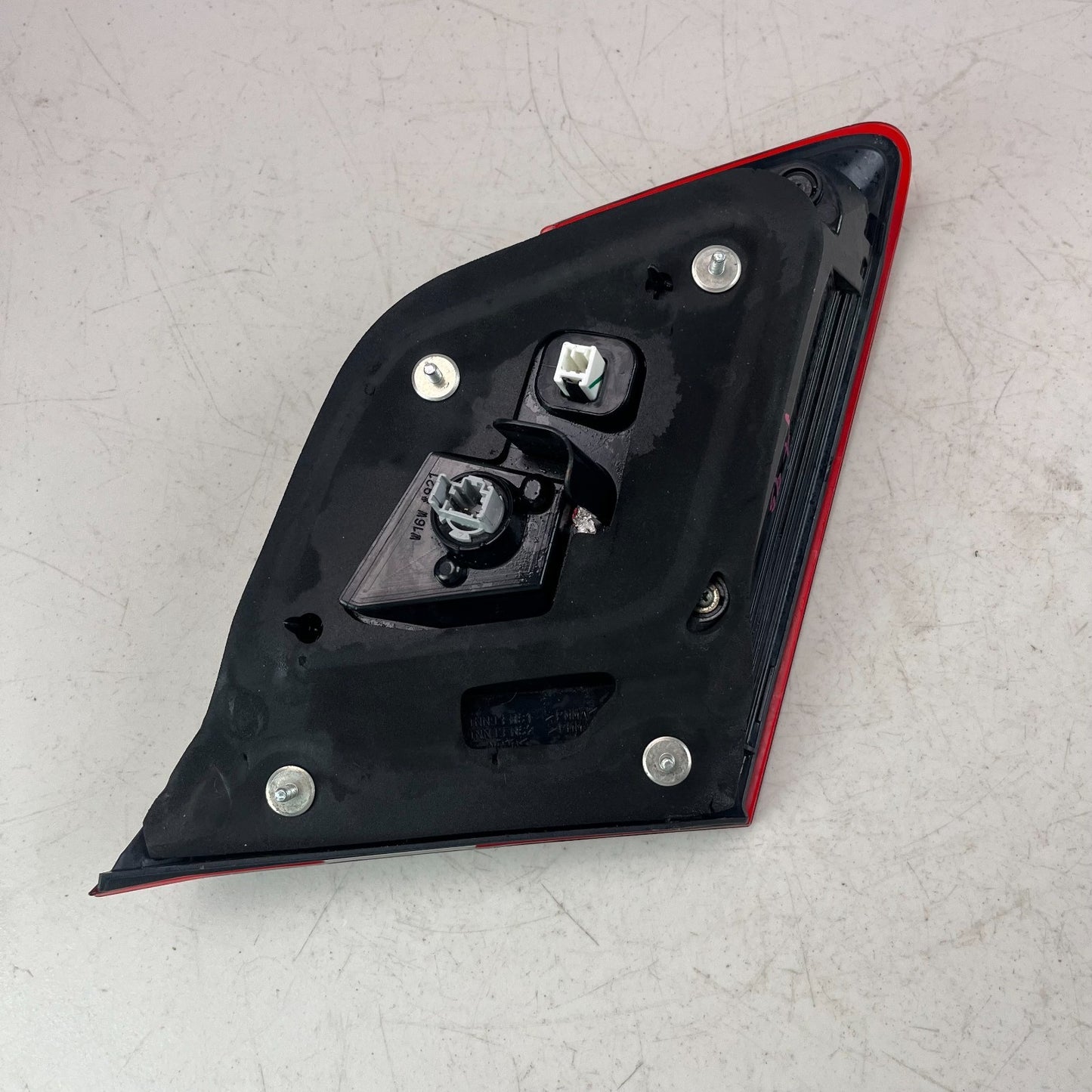 2016-2017 HONDA ACCORD REAR RIGHT SIDE INNER TAIL LIGHT LAMP 34150-T2A-A21 OEM