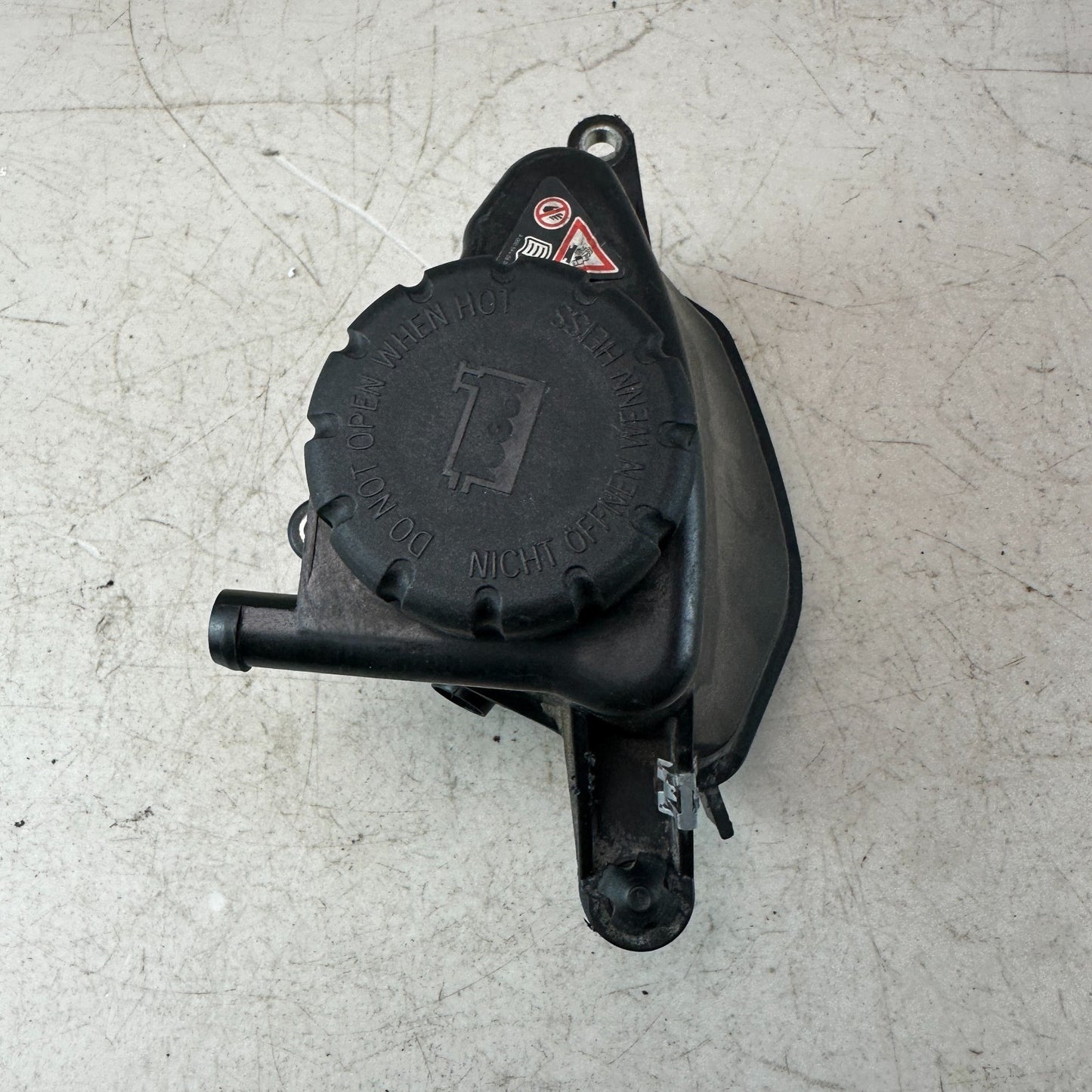 2015 - 2021 MERCEDES W205 C300 AUXILIARY EXPANSION OVERFLOW TANK A2742000385 OEM