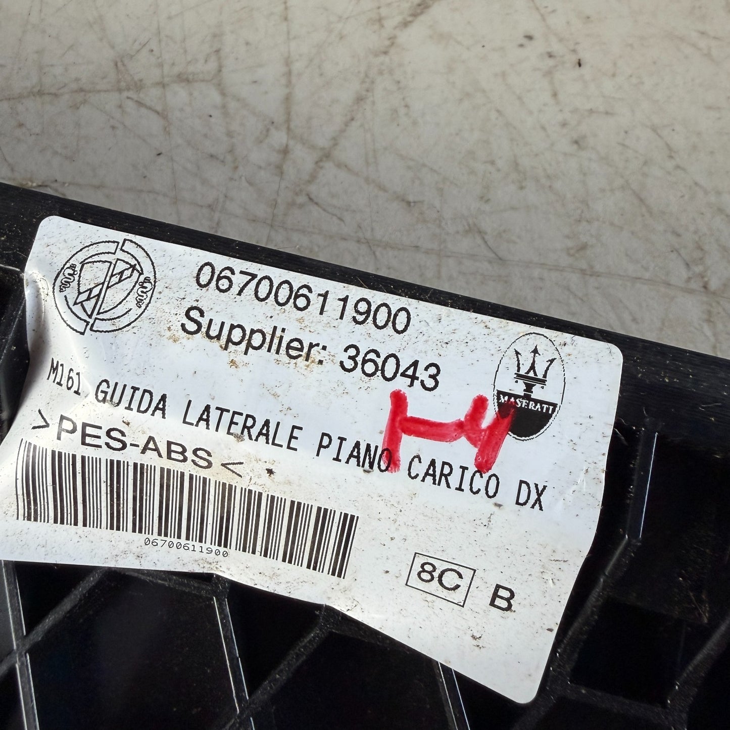 2017-2020 MASERATI LEVANTE RIGHT SIDE TRUNK CARGO FLOOR HOOK RAIL COVER TRIM OEM