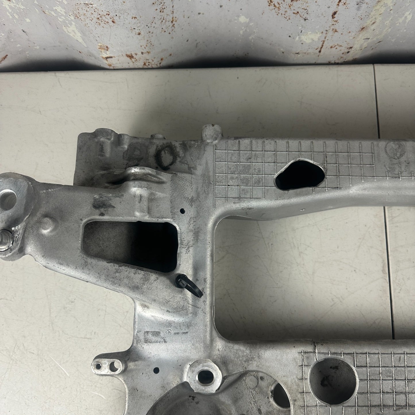 2014-2019 CORVETTE C7 FRONT ENGINE CRADLE SUSPENSION CROSSMEMBER 23314300 OEM