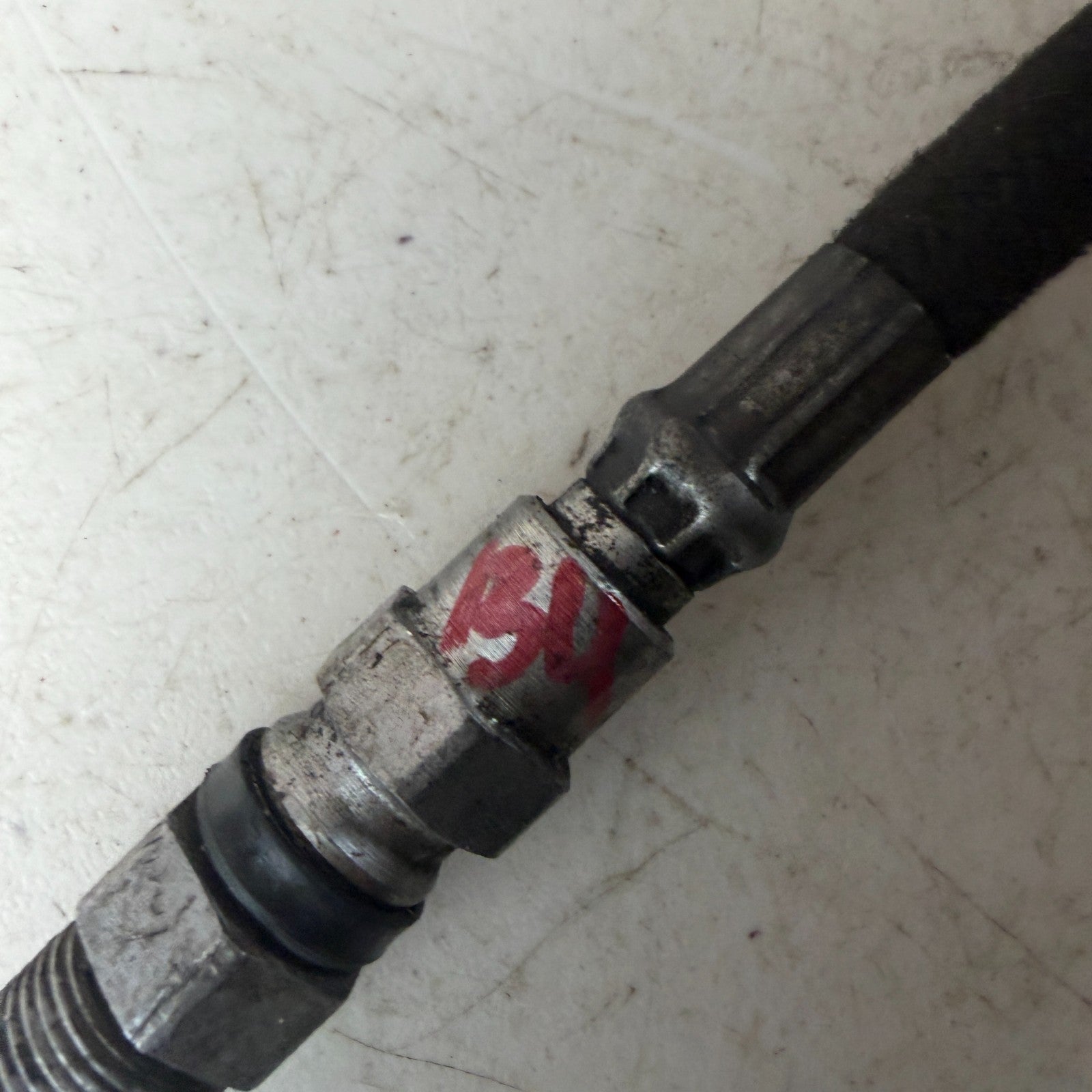 2016-2024 CHEVROLET CAMARO DIFFERENTIAL CARRIER OIL INLET LINE HOSE PIPE OEM