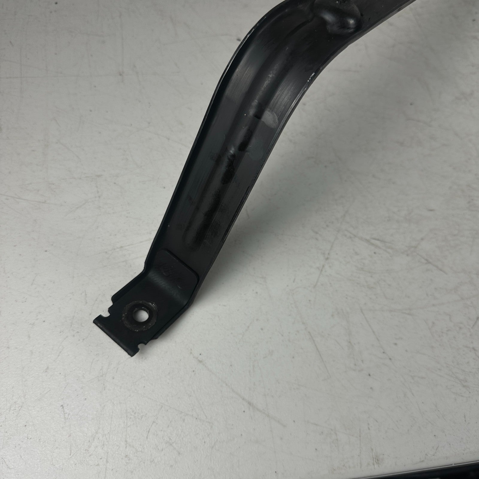 2016-2023 CHEVROLET CAMARO RWD REAR FUEL GAS TANK SUPPORT BRACKET STRAP OEM