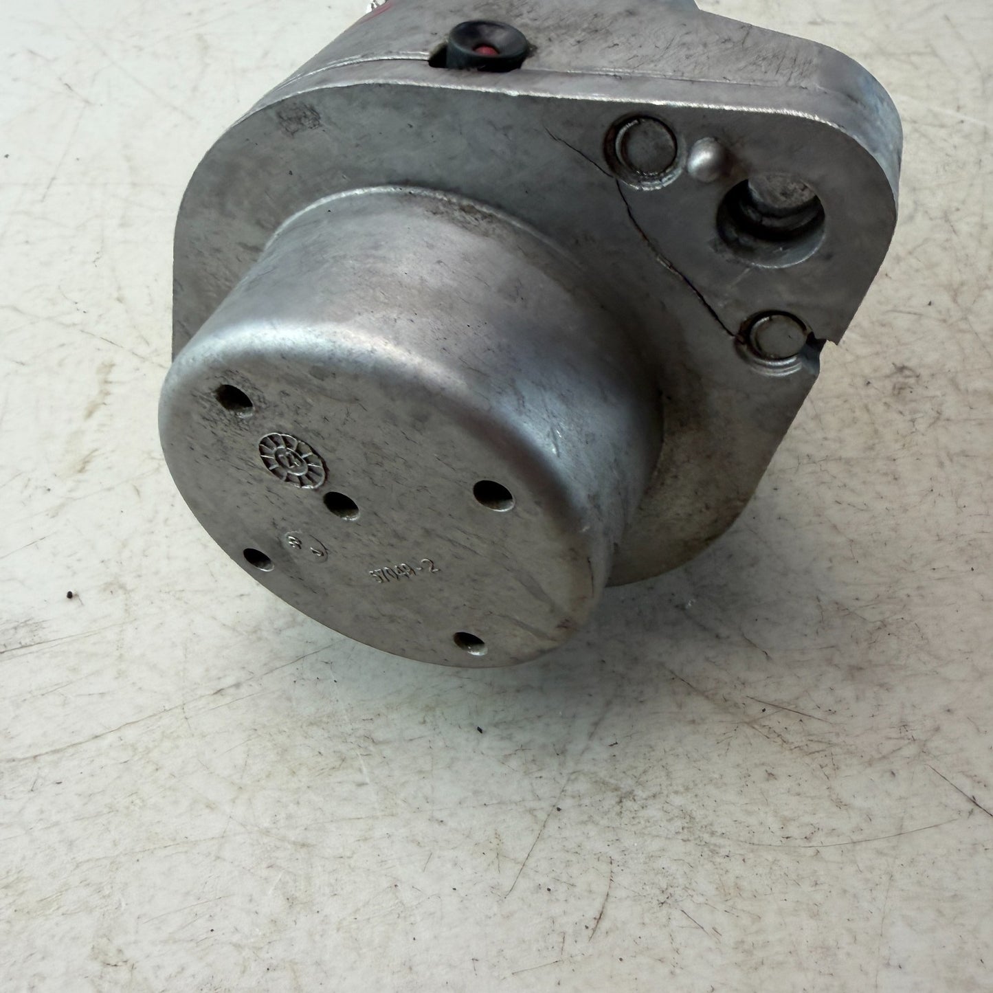 2017-2024 CHEVY CAMARO FRONT RIGHT PASSENGER SIDE ENGINE MOTOR MOUNT 84122578