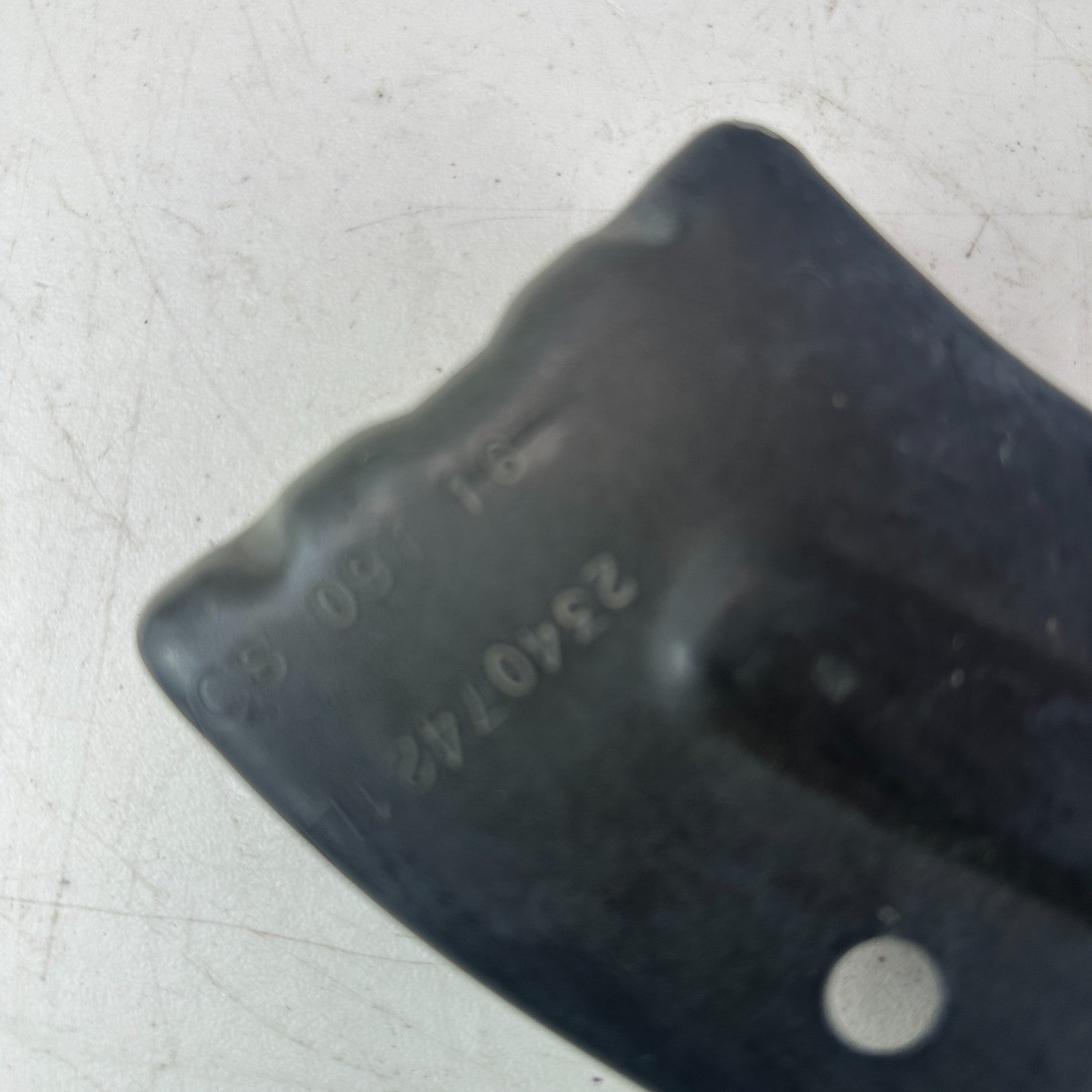 2016-2024 CHEVROLET CAMARO FRONT LEFT DRIVER FENDER SUPPORT BRACKET 84199117 OEM
