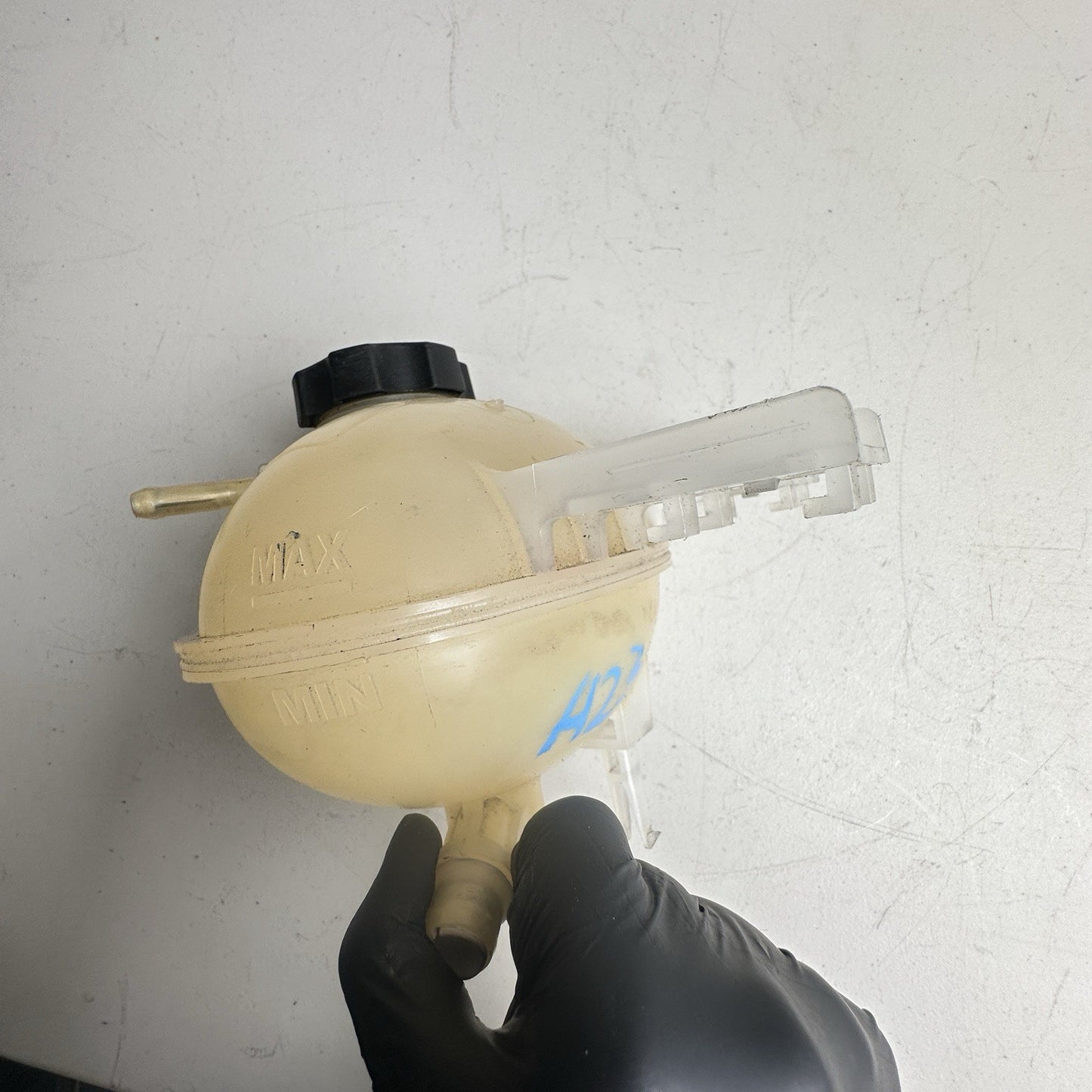JEEP COMPASS 2017-2022 RADIATOR COOLANT RESERVOIR TANK BOTTLE W/ CAP OEM