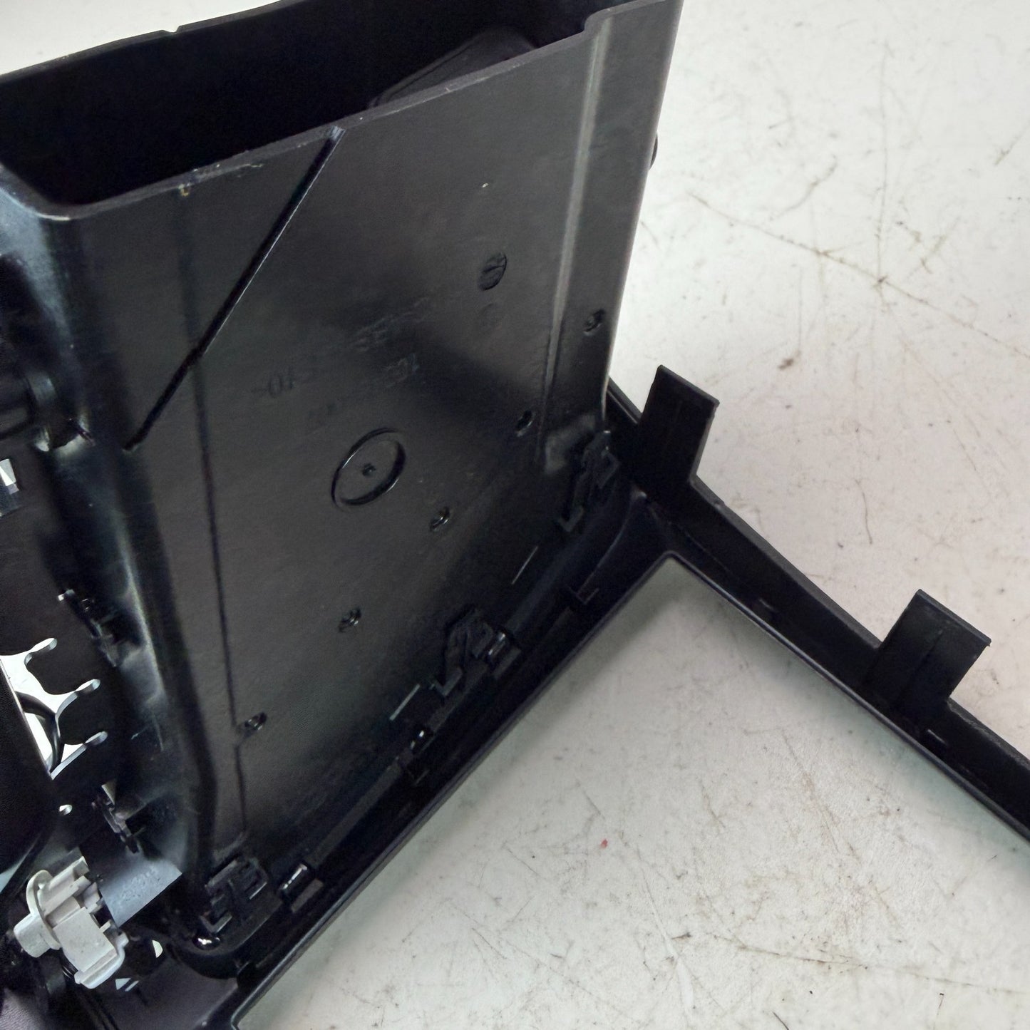 2017-2020 MASERATI LEVANTE M161 FRONT DASH CENTER DISPLAY BEZEL TRIM VENT GRILLE