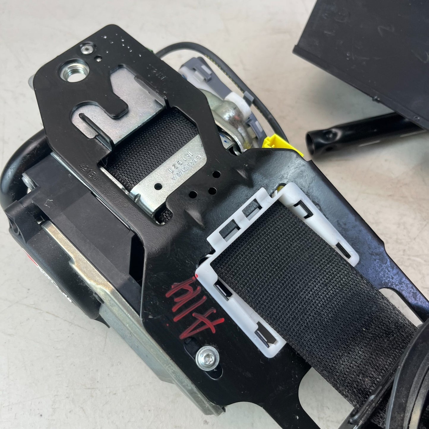 2015-2021 MERCEDES C300 FRONT RIGHT SEATBELT SEAT BELT RETRACTOR BLACK 630146500