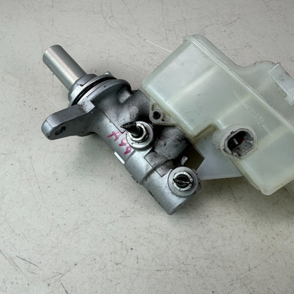2019-2023 TOYOTA COROLLA BRAKE BOOSTER MASTER CYLINDER W/ RESERVOIR TANK OEM