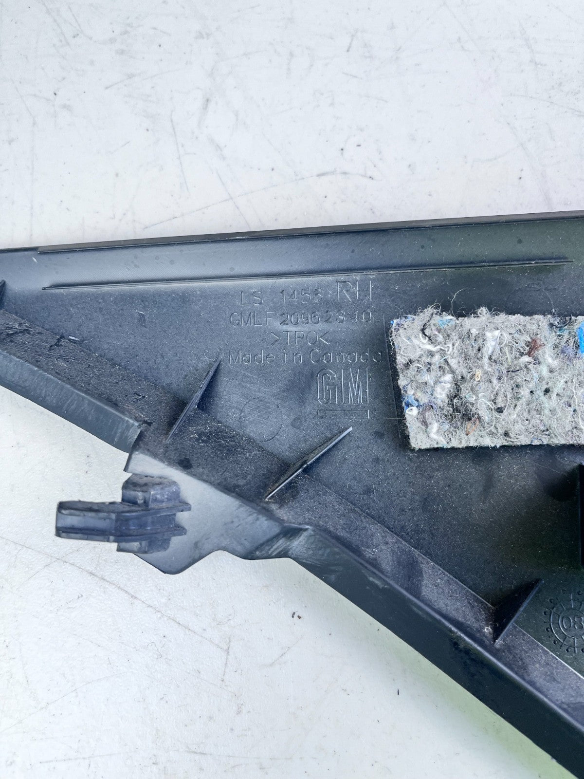 2010-2015 CHEVROLET CAMARO REAR RIGHT PASSENGER SIDE C-PILLAR TRIM 20962340 OEM