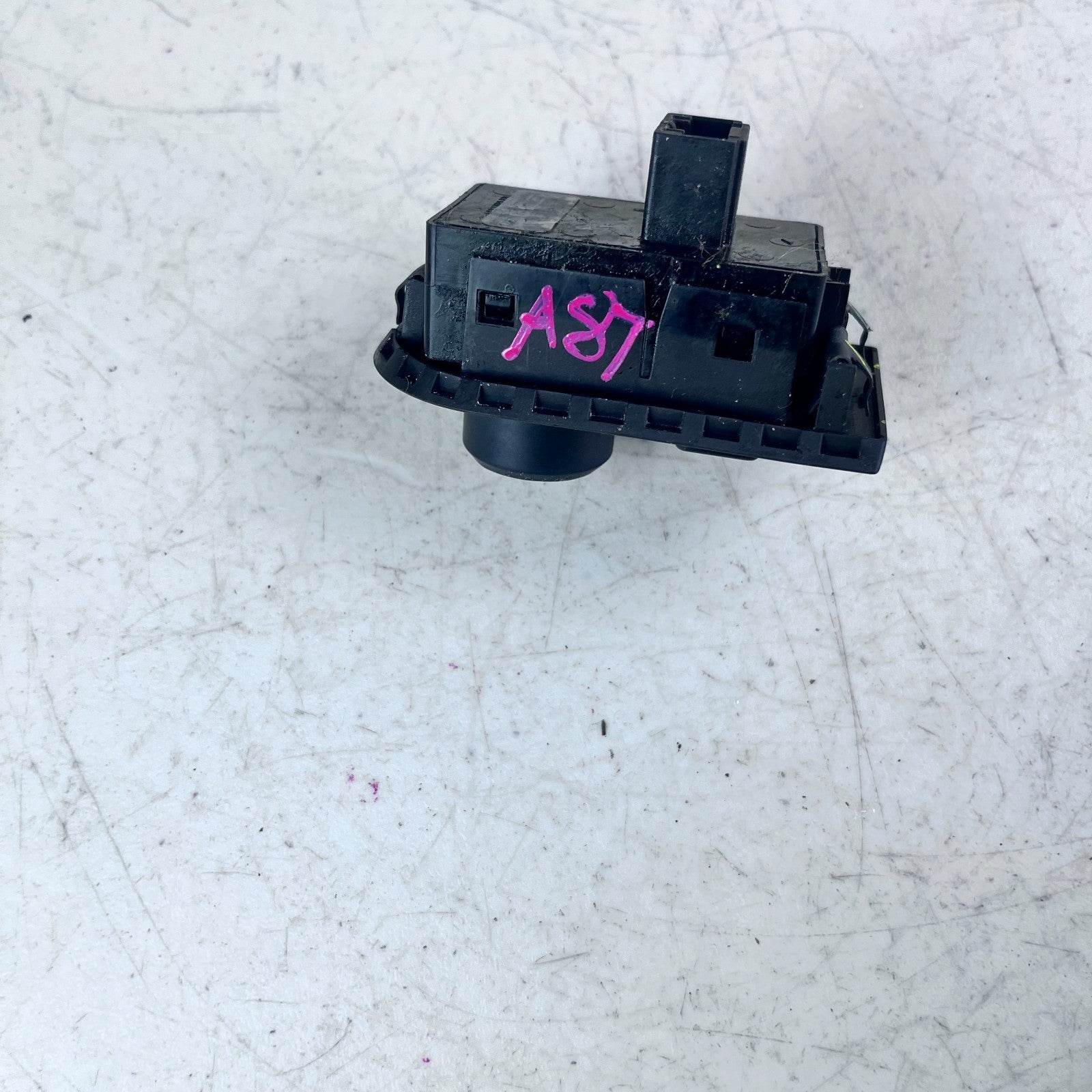 2010-2015 CHEVROLET CAMARO HEADS UP DISPLAY HUD ADJUSTMENT SWITCH 92224604 OEM
