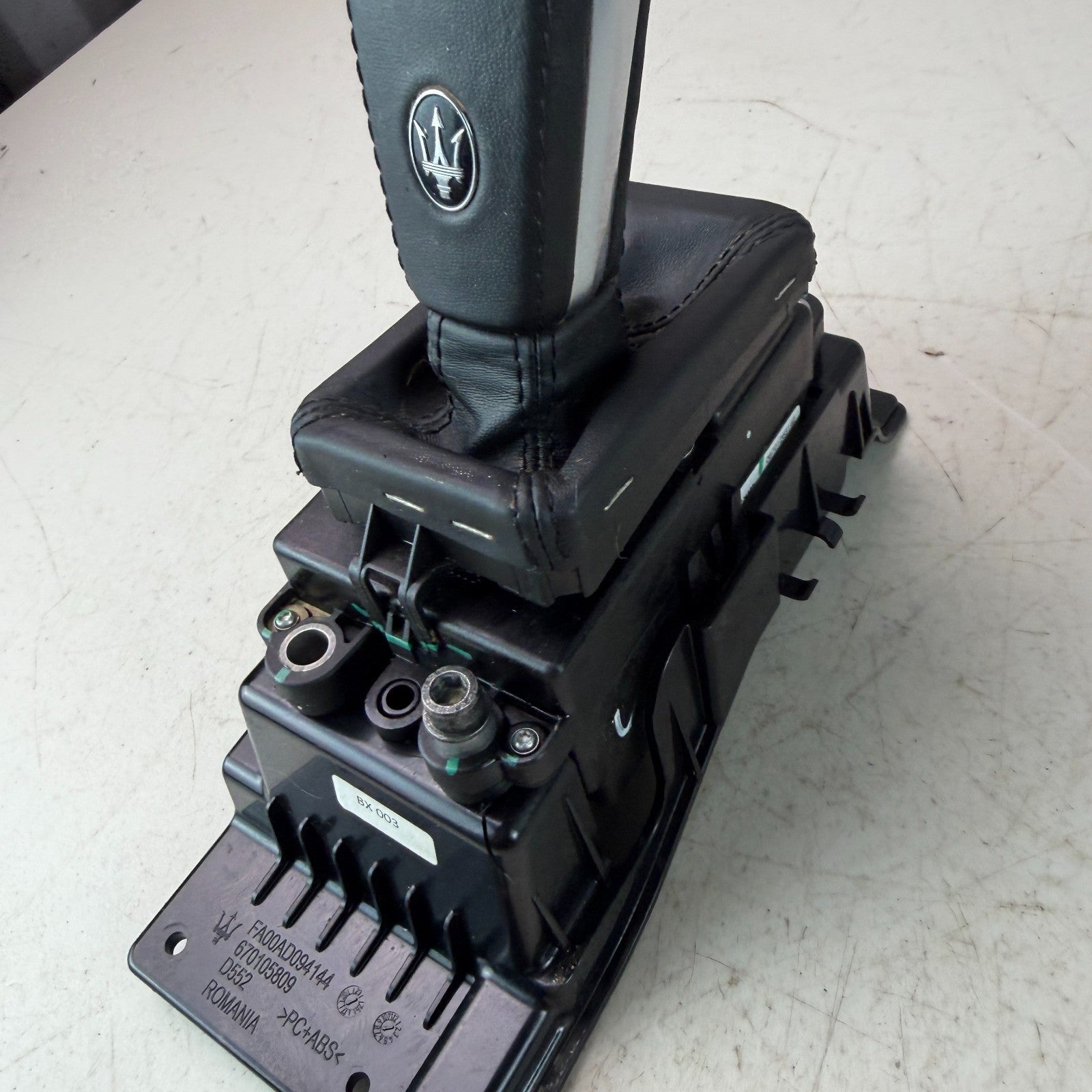 2017-2024 MASERATI LEVANTE AUTOMATIC TRANSMISSION GEAR SHIFTER 670105809 OEM