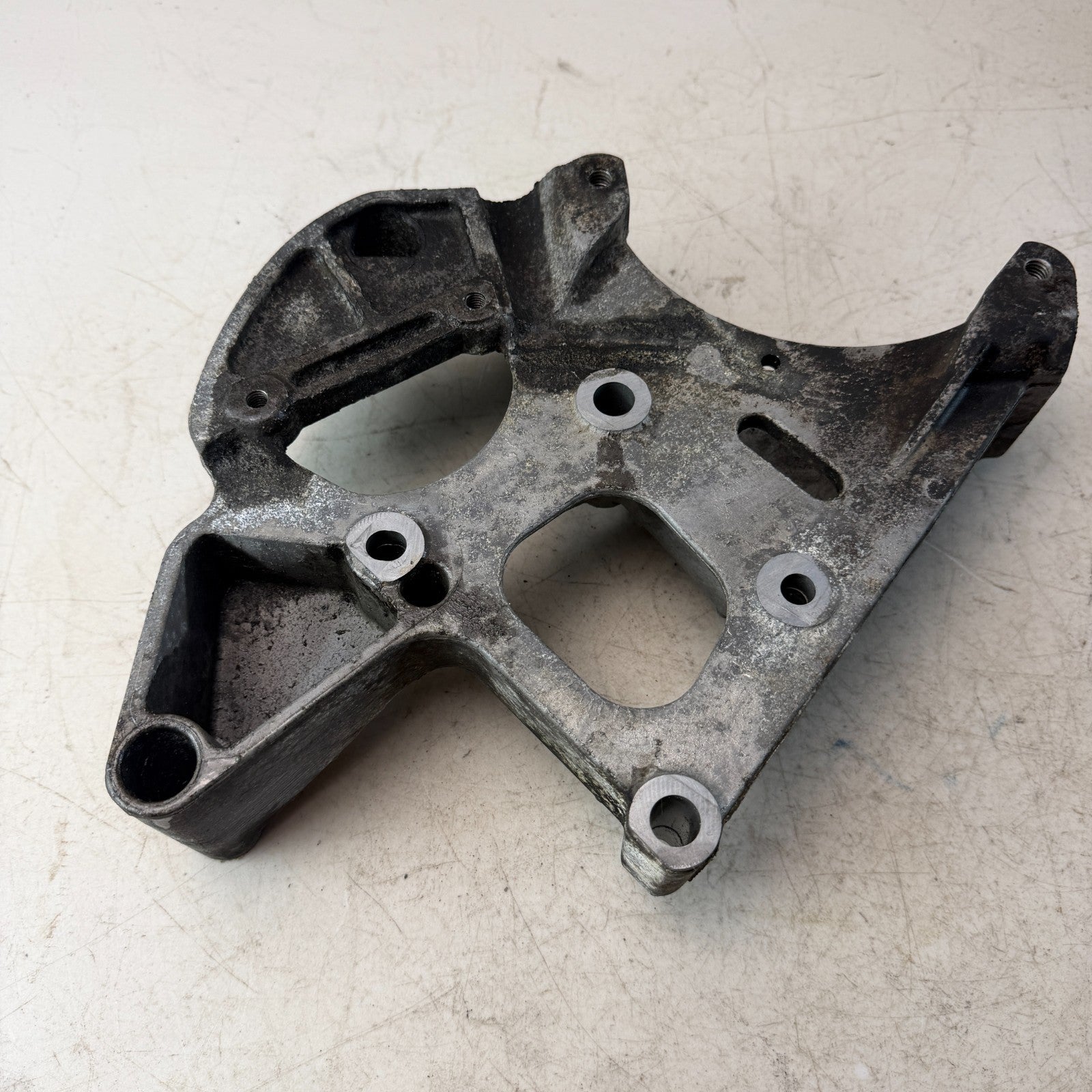 2005-2013 CHEVROLET CORVETTE ALTERNATOR / POWER STEERING BRACKET 12578067 OEM