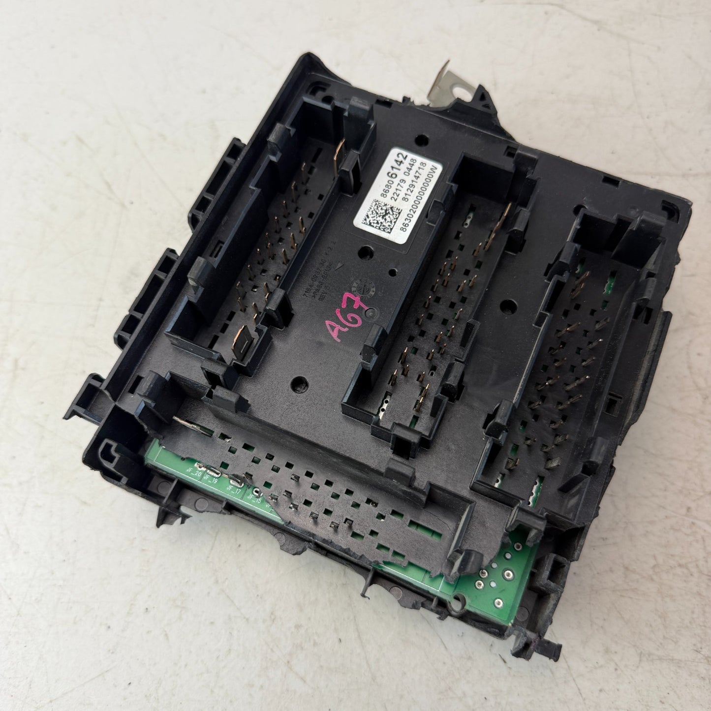 2021-2024 CHEVROLET CAMARO ENGINE COMPARTMENT FUSE BOX RELAY BOX 86806142 OEM
