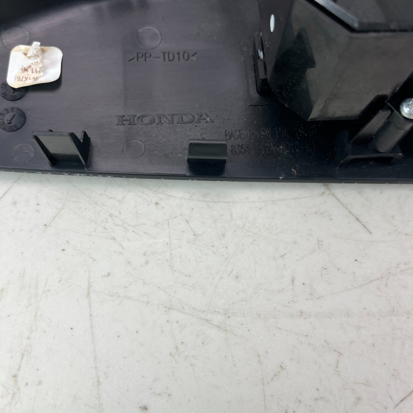 13-17 HONDA ACCORD FRONT RIGHT PASSENGER SIDE WINDOW CONTROL SWITCH W/ BEZEL OEM