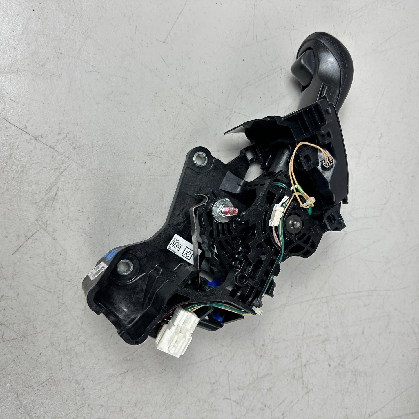2011-2013 HONDA ODYSSEY FRONT AUTOMATIC FLOOR GEAR SHIFTER SELECTOR ASSEMBLY OEM