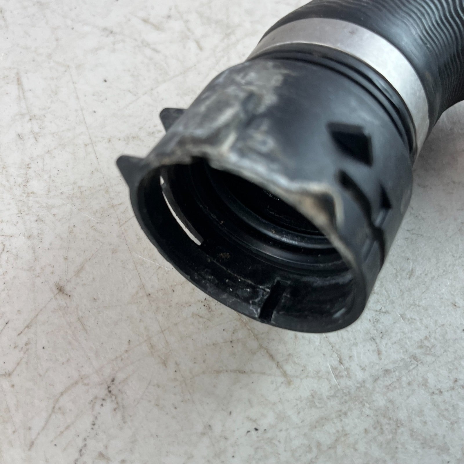 2015-2018 MERCEDES W205 C300 2.0L RADIATOR COOLANT WATER HOSE A2055016384 OEM
