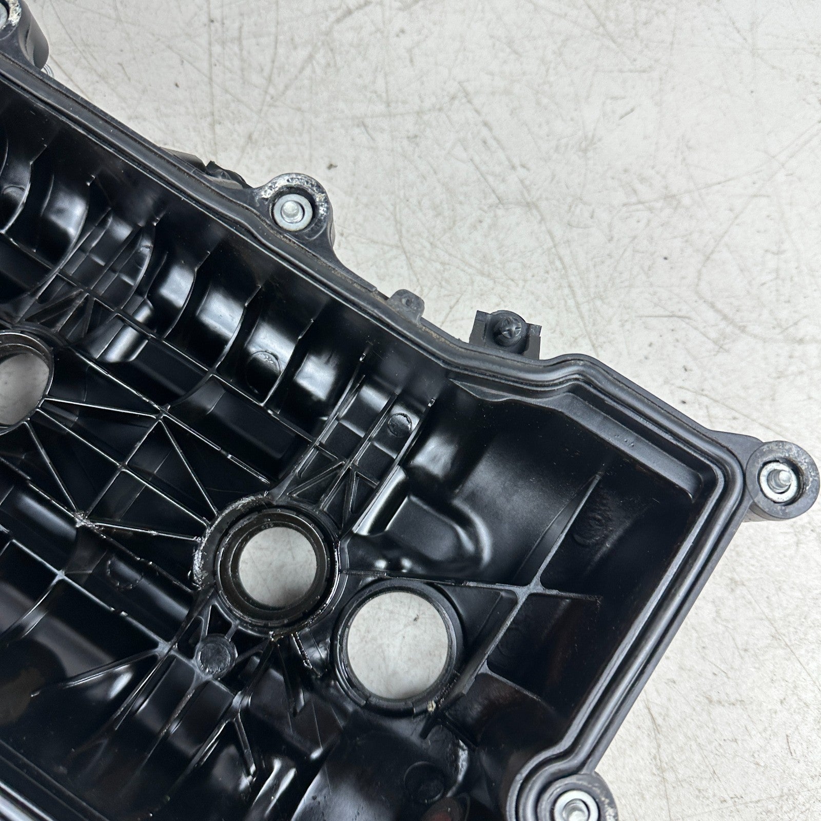 2012-2023 DODGE CHARGER 3.6L V6 RIGHT SIDE ENGINE CYLINDER HEAD VALVE COVER OEM