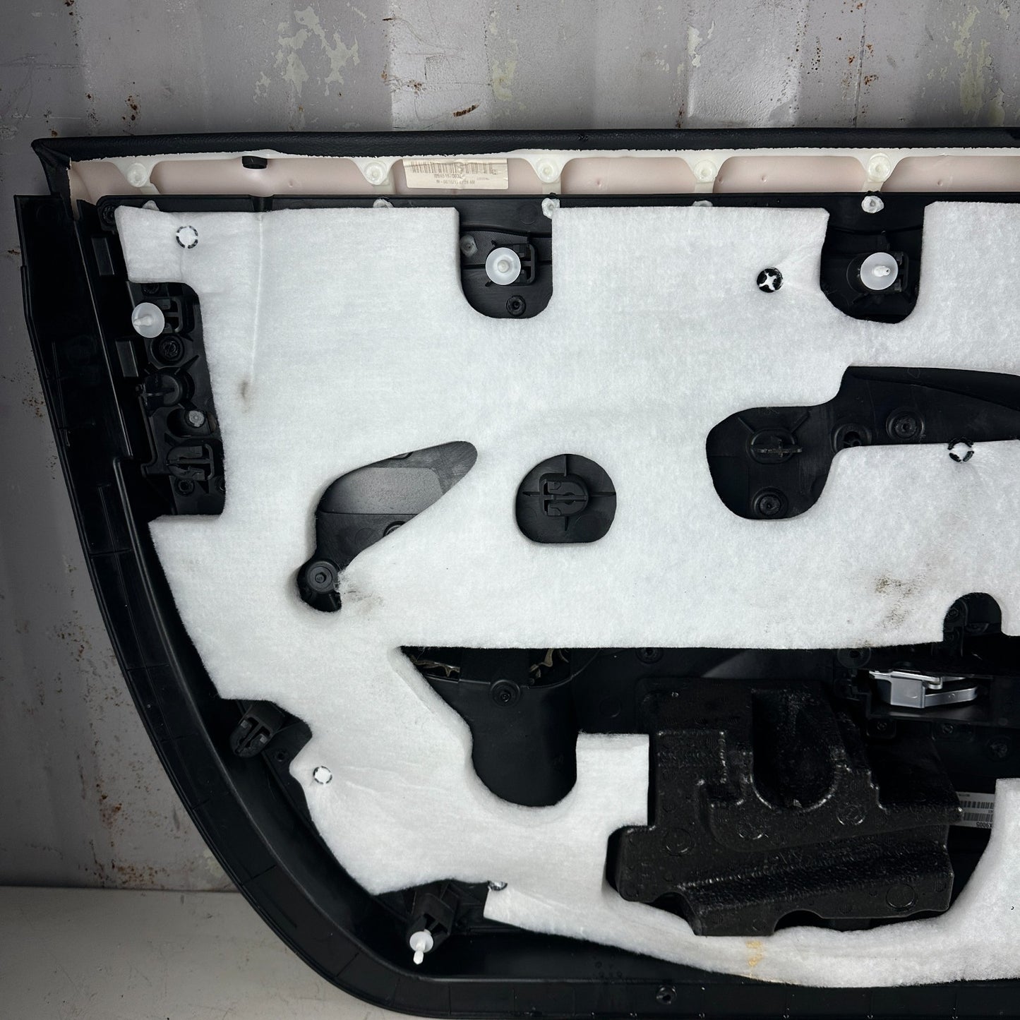 2015-2023 DODGE CHALLENGER FRONT RIGHT PASSENGER SIDE DOOR TRIM PANEL BLACK OEM