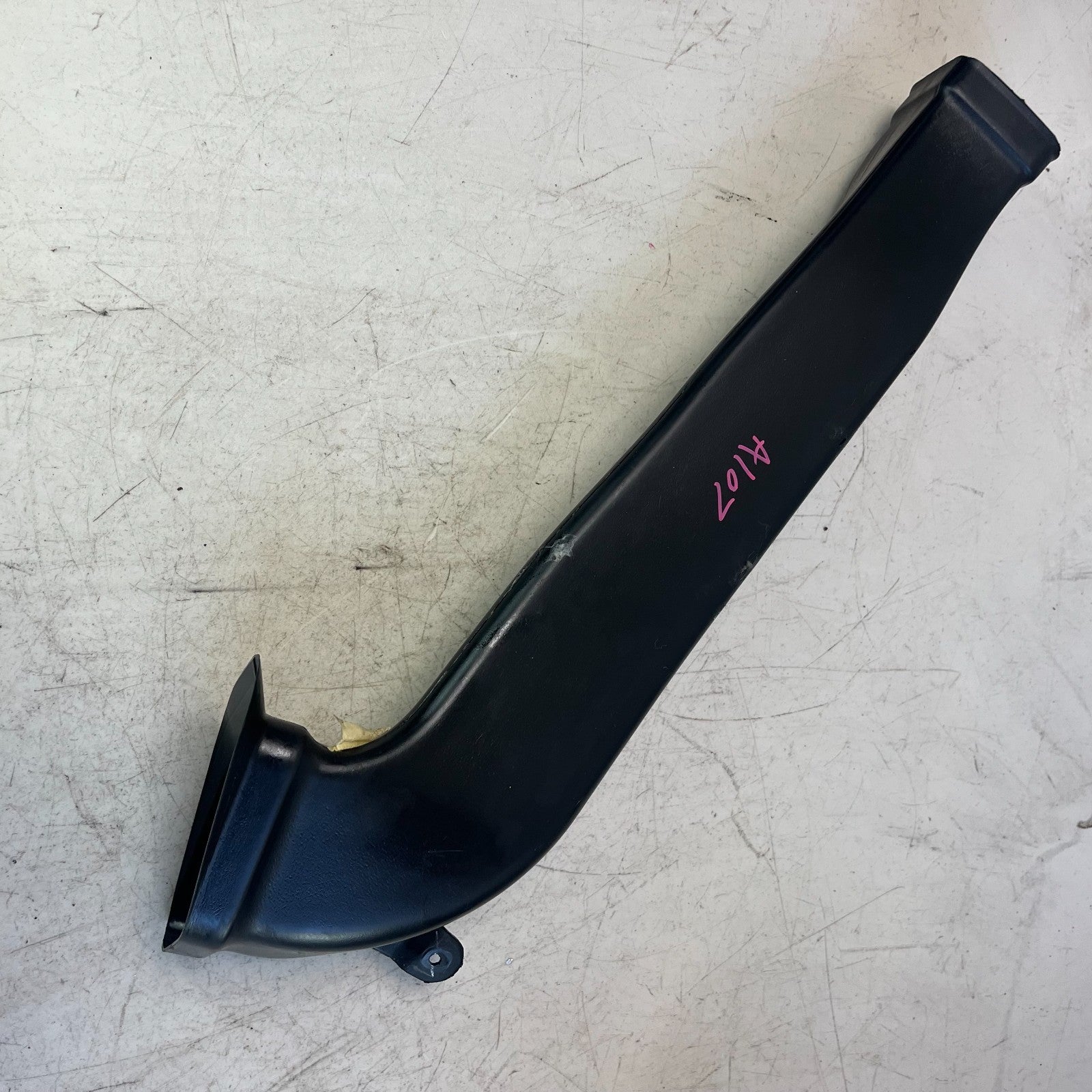 08-15 CADILLAC CTS-V LEFT AIR DISTRIBUTION DISTRIBUTOR DUCT TUBE 25905215 OEM