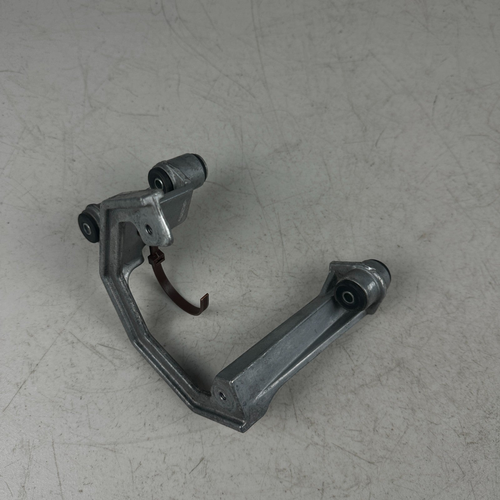 2014-19 CHEVROLET CORVETTE C7 POWER BRAKE BOOSTER VACUUM PUMP BRACKET MOUNT OEM
