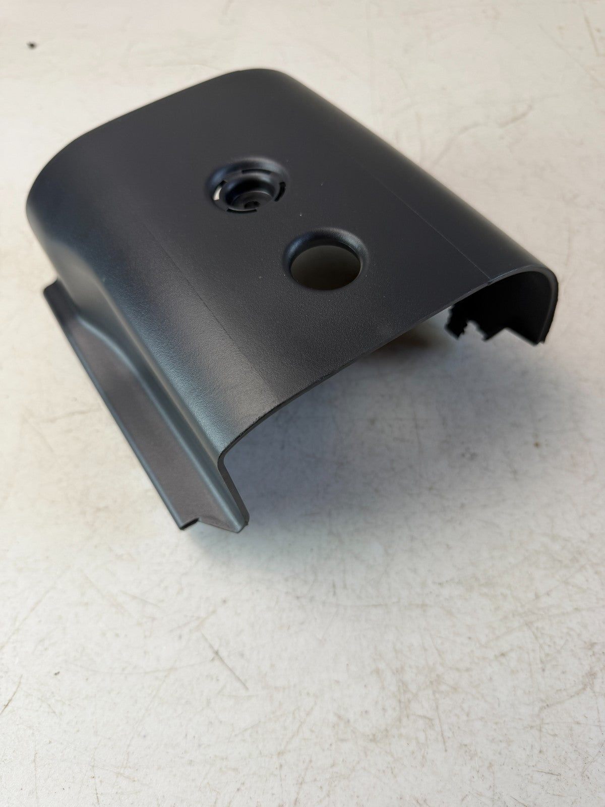 2016-2024 CHEVROLET CAMARO STEERING COLUMN LOWER SHROUD TRIM COVER 23322667 OEM