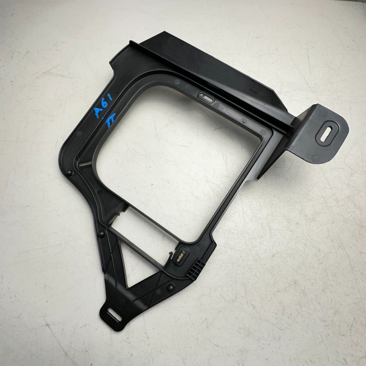 14-19 CHEVROLET CORVETTE C7 REAR LEFT TRUNK FLOOR STORAGE BOX BRACKET MOUNT OEM