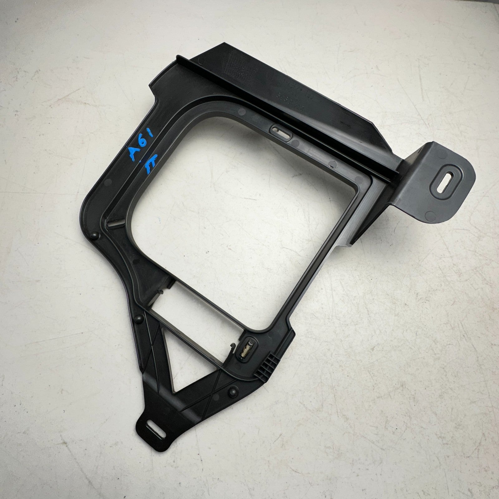 14-19 CHEVROLET CORVETTE C7 REAR LEFT TRUNK FLOOR STORAGE BOX BRACKET MOUNT OEM