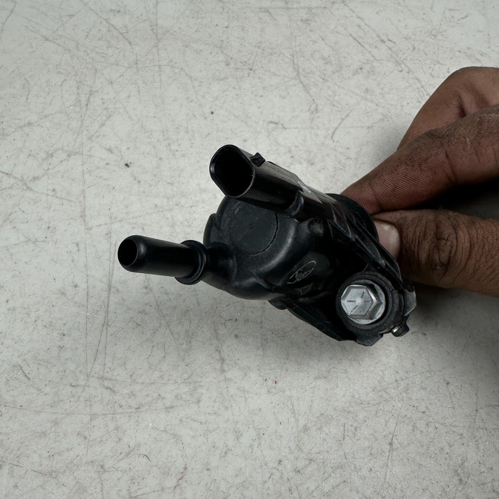 2014-2019 CHEVROLET CORVETTE C7 VAPOR CANISTER PURGE VALVE SOLENOID 12630282 OEM