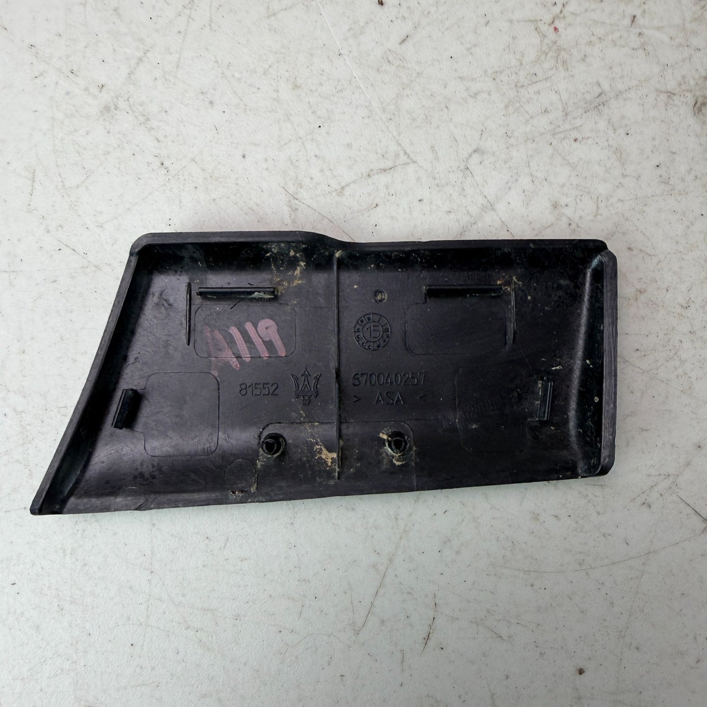 2017-2020 MASERATI LEVANTE RIGHT B PILLAR APPLIQUE MOLDING COVER CAP 670040257