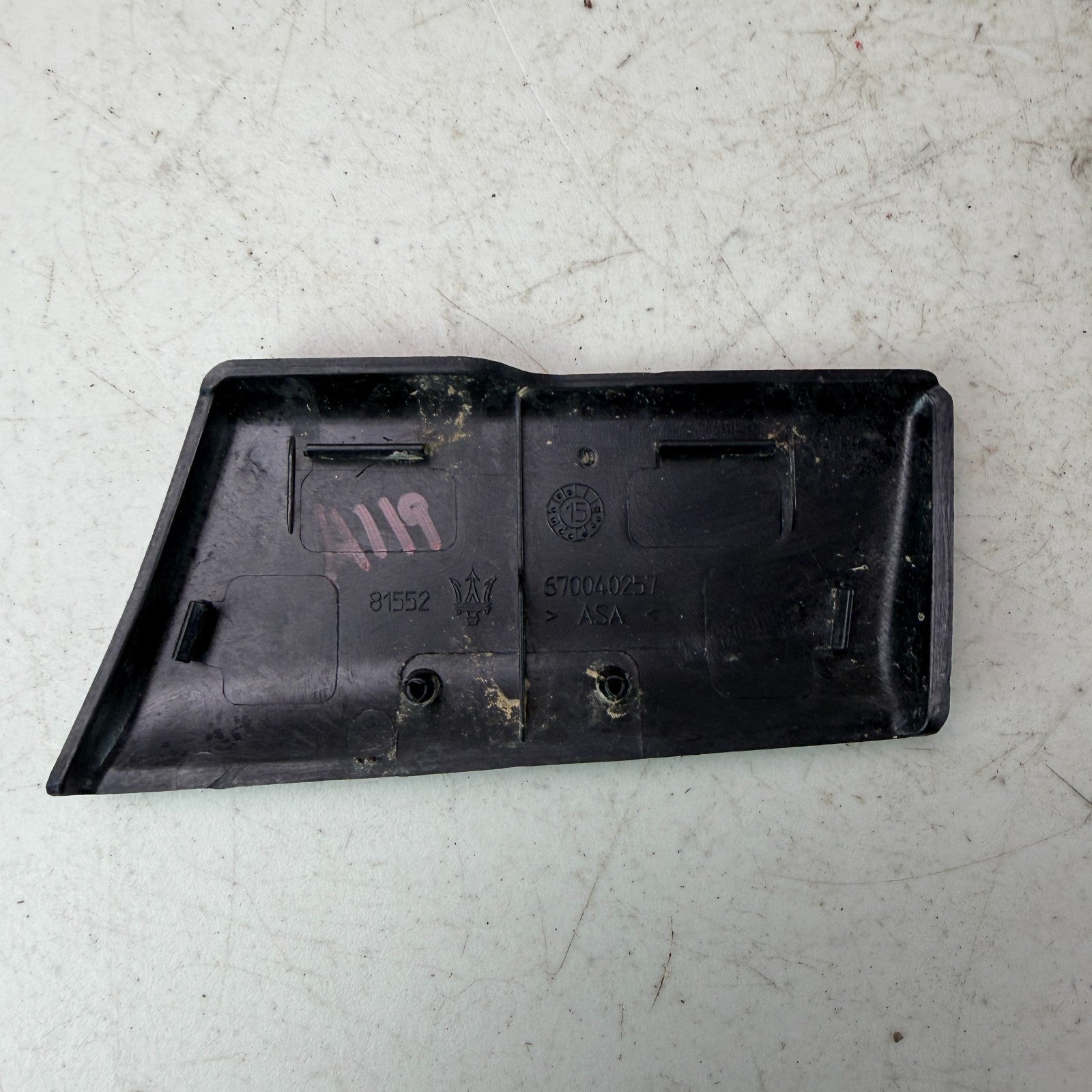 2017-2020 MASERATI LEVANTE RIGHT B PILLAR APPLIQUE MOLDING COVER CAP 670040257