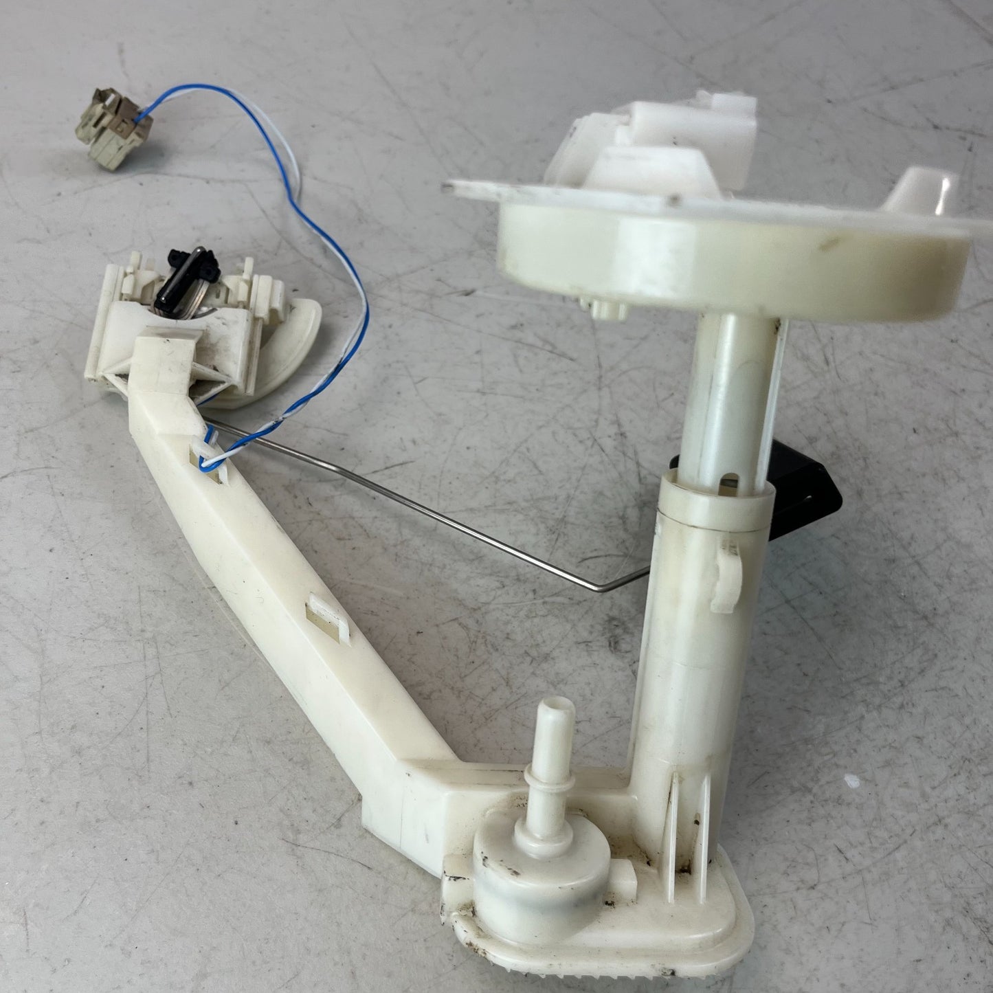 2010-2015 CHEVROLET CAMARO FUEL TANK PUMP SENDING LEVEL UNIT ASSEMBLY 13501561