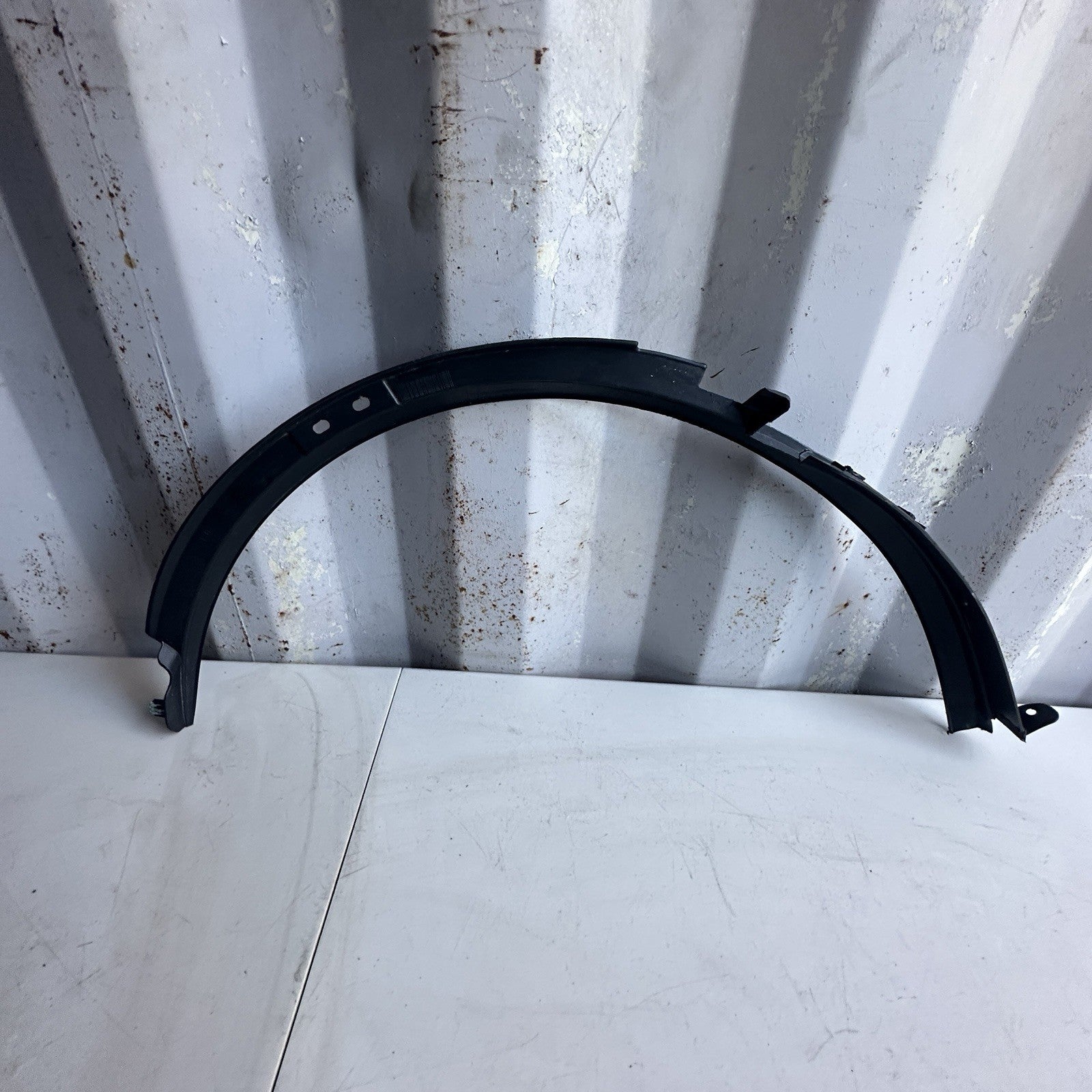 15-19 CHEVROLET CORVETTE Z06 OEM RH PASSENGER FRONT FENDER MOLDING 23315197
