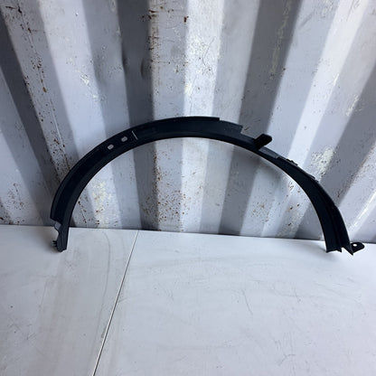15-19 CHEVROLET CORVETTE Z06 OEM RH PASSENGER FRONT FENDER MOLDING 23315197
