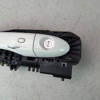 2017-2020 MASERATI LEVANTE FRONT LEFT DRIVER SIDE EXTERIOR DOOR HANDLE WHITE OEM