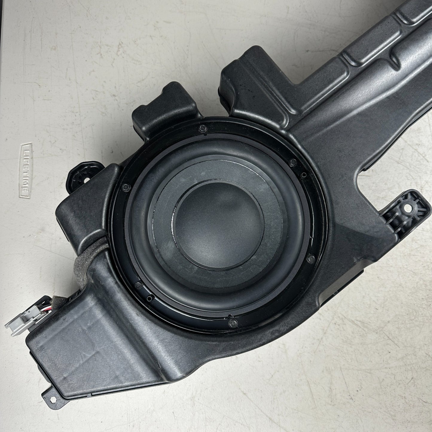 2014-2019 CHEVROLET CORVETTE BOSE AUDIO RADIO SUBWOOFER SUB WOOFER SPEAKER BOX