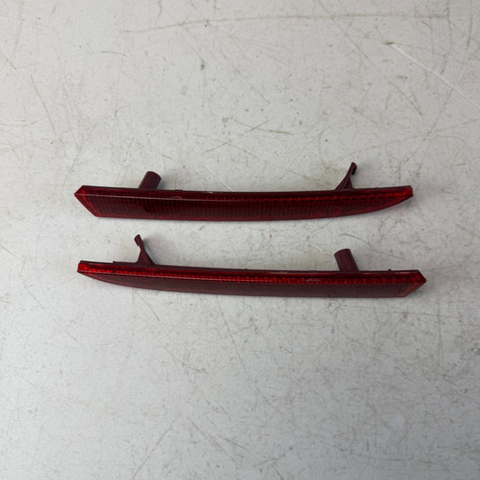 16-24 CHEVROLET CAMARO REAR LEFT & RIGHT BUMPER REFLECTOR LIGHT PAIR 84095137